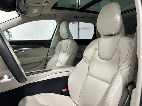Used 2020 Volvo V90 T6 Cross Country AWD/4WD image 25