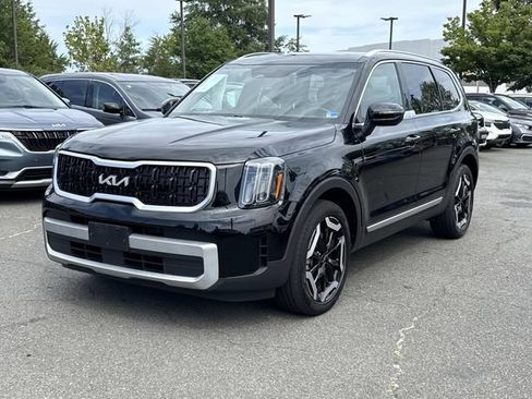 Used 2024 Kia Telluride EX w/ EX Captain's Chair Package FWD image 5
