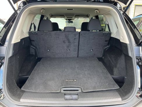 Used 2023 Nissan Rogue S FWD image 31
