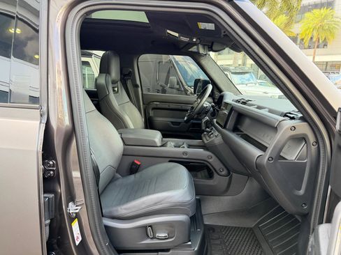 Used 2025 Land Rover Defender 110 AWD/4WD image 23