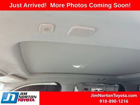 Used 2023 Toyota Tundra Limited AWD/4WD image 12