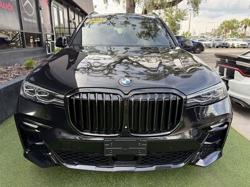 Used 2022 BMW X7 xDrive40i w/ M Sport Package AWD/4WD image 2