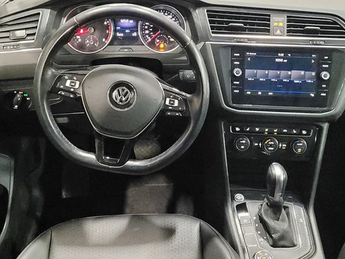 Used 2019 Volkswagen Tiguan SE w/ Panoramic Sunroof Package image 22