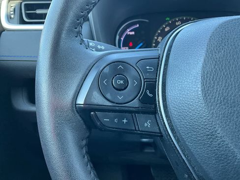 Used 2024 Toyota RAV4 SE image 21