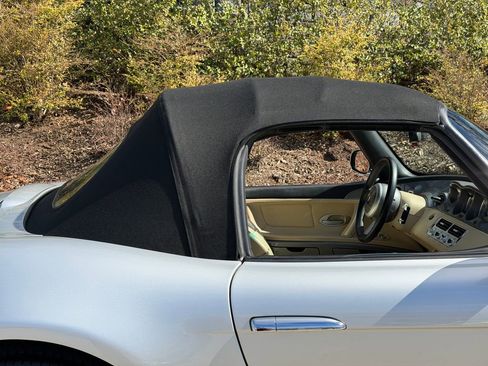 Used 2000 BMW Z8 image 5