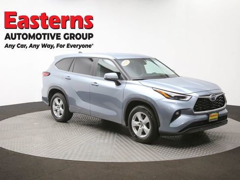 Used 2023 Toyota Highlander LE image 49