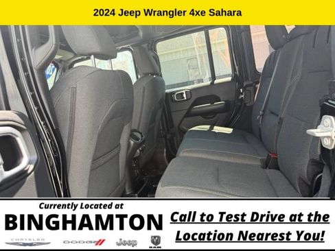 Used 2024 Jeep Wrangler Unlimited Sahara AWD/4WD image 17