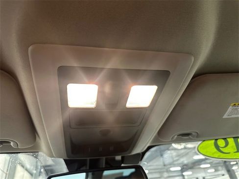 Used 2019 RAM 1500 Classic SLT w/ Luxury Group image 31