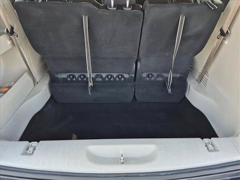 Used 2023 Chrysler Pacifica Touring-L FWD image 6