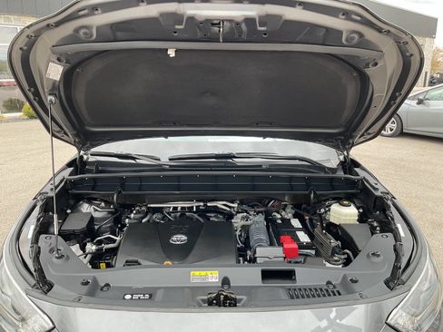 Used 2021 Toyota Highlander XLE AWD/4WD image 61
