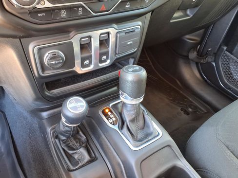 Used 2023 Jeep Wrangler Sport S image 25