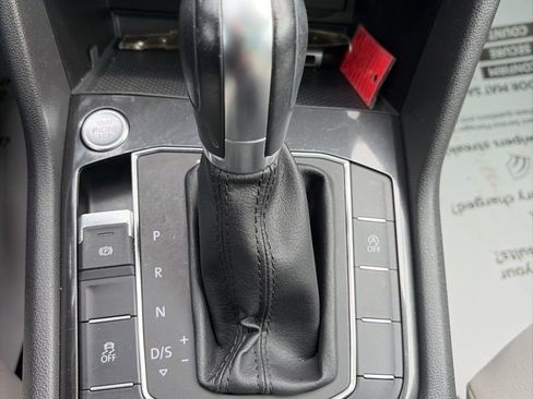 Used 2018 Volkswagen Tiguan SE w/ Panoramic Sunroof Package AWD/4WD image 33