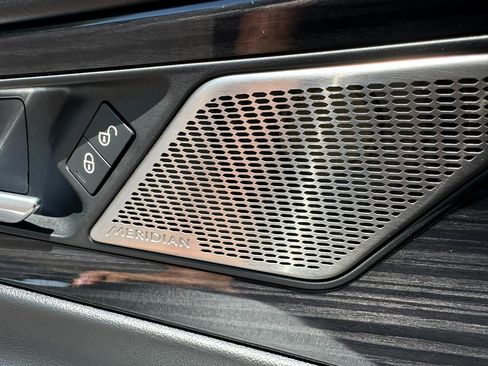 Used 2020 Jaguar XE S image 40