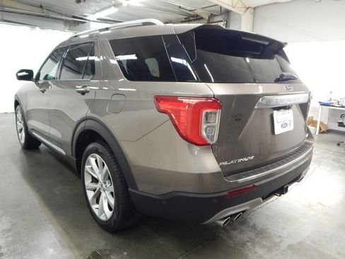 Used 2021 Ford Explorer Platinum w/ Equipment Group 601A AWD/4WD image 4