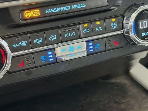Used 2022 Ford F250 Lariat w/ Lariat Ultimate Package AWD/4WD image 25