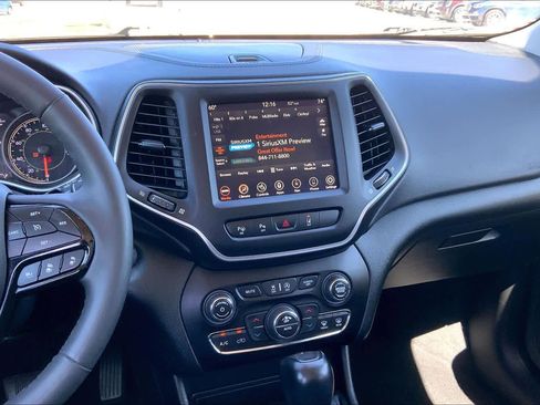 Used 2023 Jeep Cherokee Altitude Lux AWD/4WD image 7