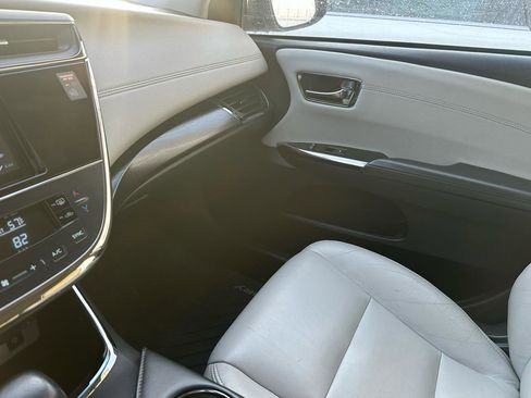 Used 2016 Toyota Avalon XLE Premium image 15