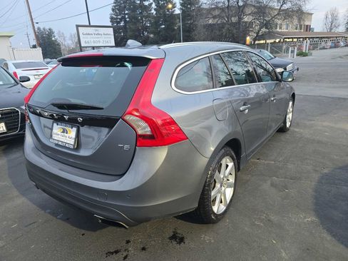 Used 2016 Volvo V60 T5 Premier w/ Convenience Package FWD image 8