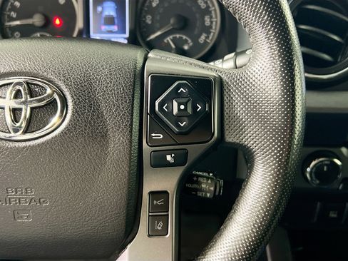 Used 2021 Toyota Tacoma TRD Off-Road image 19