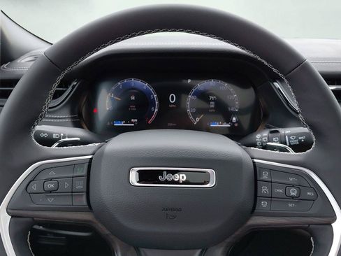New 2026 Jeep Grand Cherokee Limited AWD/4WD image 40