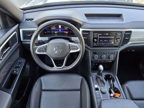 Certified 2023 Volkswagen Atlas Cross Sport SE image 18
