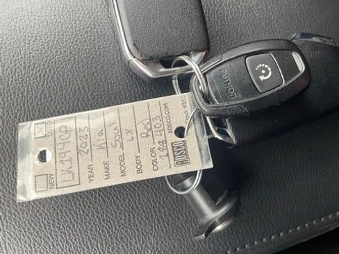 Used 2023 Kia Soul LX w/ LX Technology Package image 21