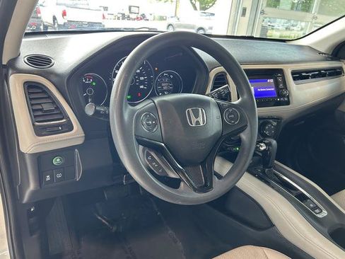 Used 2018 Honda HR-V LX image 15