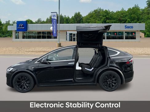 Used 2018 Tesla Model X 75D image 11