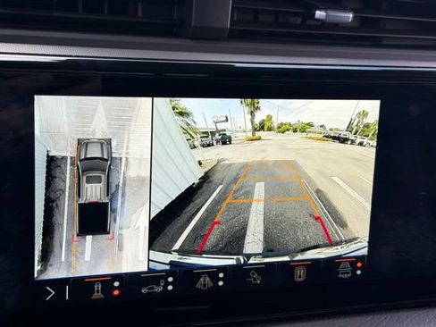 Used 2024 GMC Sierra 1500 Denali w/ Technology Package AWD/4WD image 32