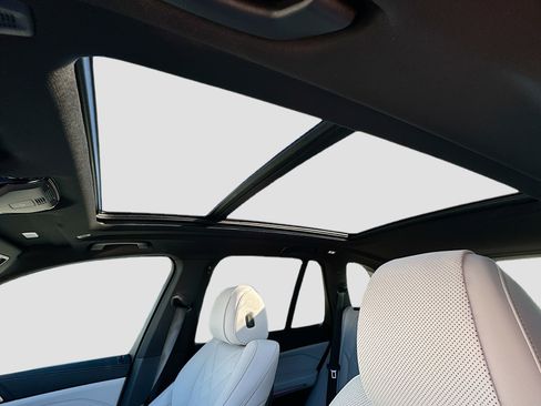 New 2026 BMW X5 sDrive40i w/ M Sport Package image 16