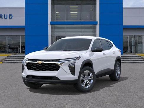 New 2026 Chevrolet Trax LS w/ Driver Confidence Package image 6