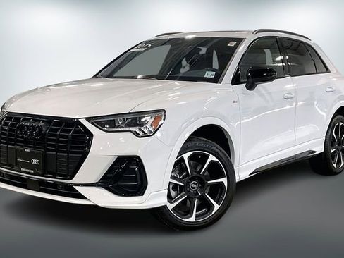 Certified 2025 Audi Q3 2.0T Premium Plus w/ Premium Plus Package image 2