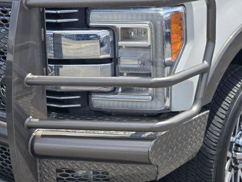 Used 2019 Ford F350 Lariat w/ Lariat Ultimate Package AWD/4WD image 10