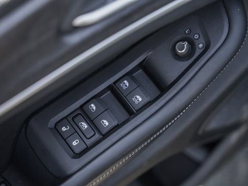Used 2023 Jeep Grand Cherokee Limited AWD/4WD image 48