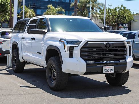 Used 2024 Toyota Tundra Limited AWD/4WD image 3