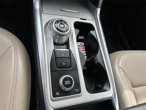 Used 2022 Ford Explorer XLT w/ Equipment Group 202A image 23