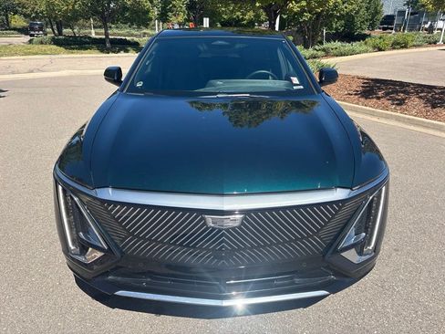 Certified 2024 Cadillac Lyriq Luxury AWD/4WD image 10