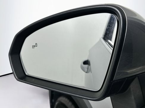 Used 2024 Volkswagen Taos SE image 16