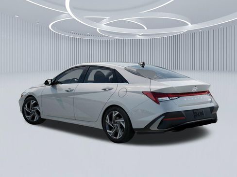 New 2026 Hyundai Elantra Limited FWD image 5
