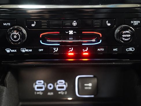 Used 2022 Jeep Grand Cherokee Altitude image 28