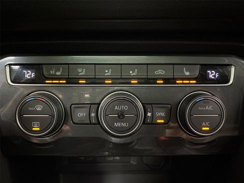 Used 2021 Volkswagen Tiguan SEL image 21