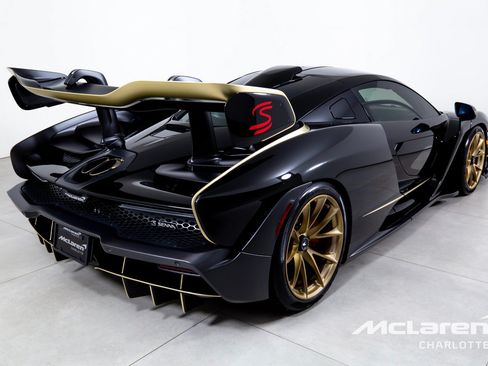 Used 2019 McLaren Senna RWD image 9