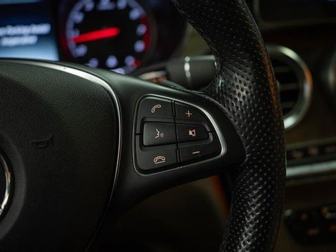 Used 2019 Mercedes-Benz GLC 300 4MATIC w/ Parking Assistance Package image 24