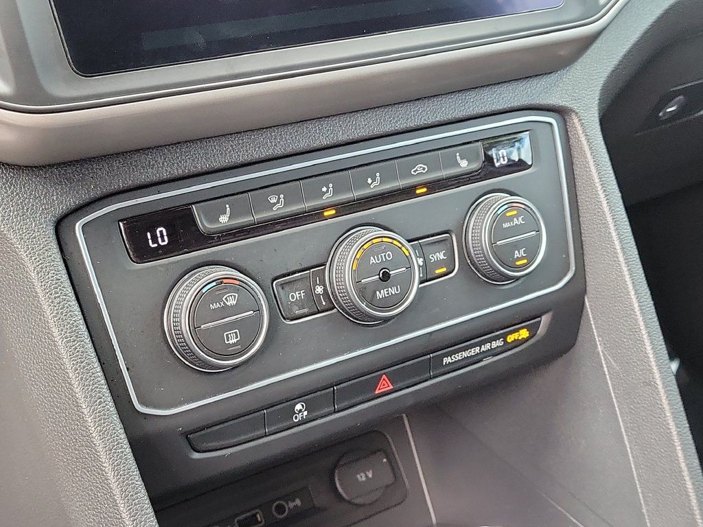 Used 2020 Volkswagen Atlas Cross Sport SE FWD image 25