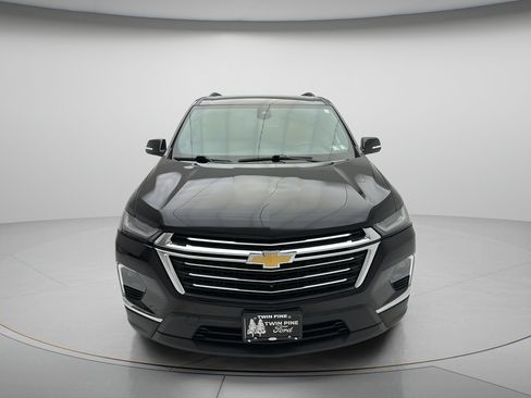Used 2023 Chevrolet Traverse LT w/ LT Premium Package AWD/4WD image 2