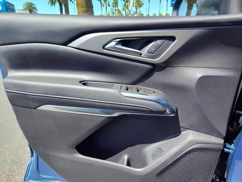 New 2026 Chevrolet Traverse LT w/ Sun and Wheel Package FWD image 9