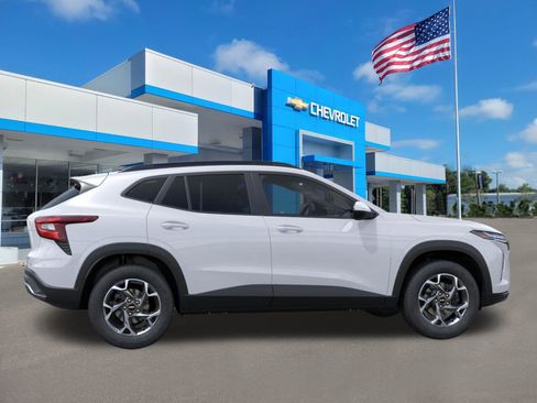 New 2026 Chevrolet Trax LT image 5