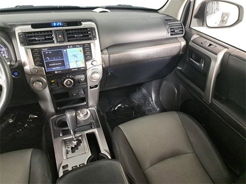 Used 2021 Toyota 4Runner SR5 Premium image 17