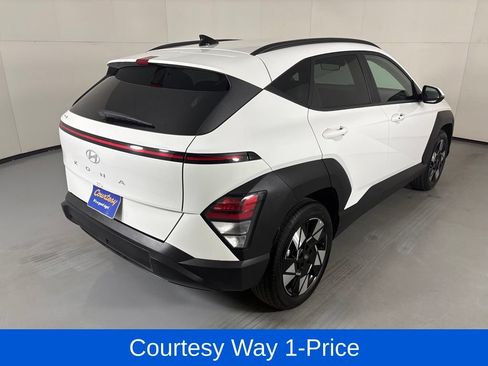 Used 2025 Hyundai Kona SEL FWD image 11