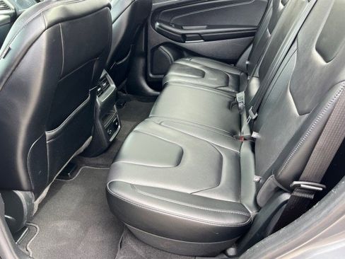 Certified 2022 Ford Edge Titanium AWD/4WD image 27